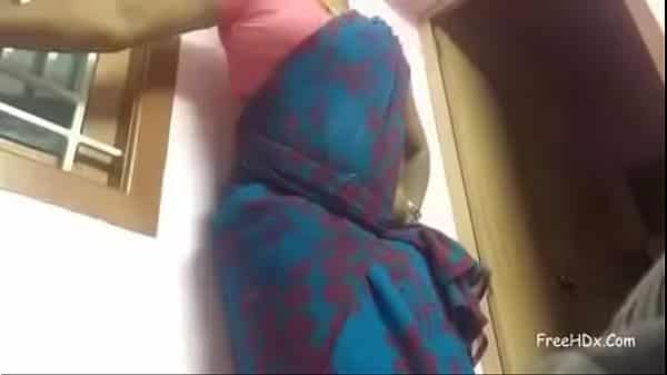 Indian aunty striptease in saree seducing her husband â€¢ Indianporn360