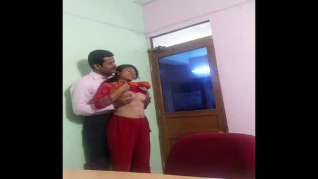 640px x 360px - Indian amateur milf office sex scandal caught on hidden cam viral video â€¢  Indianporn360