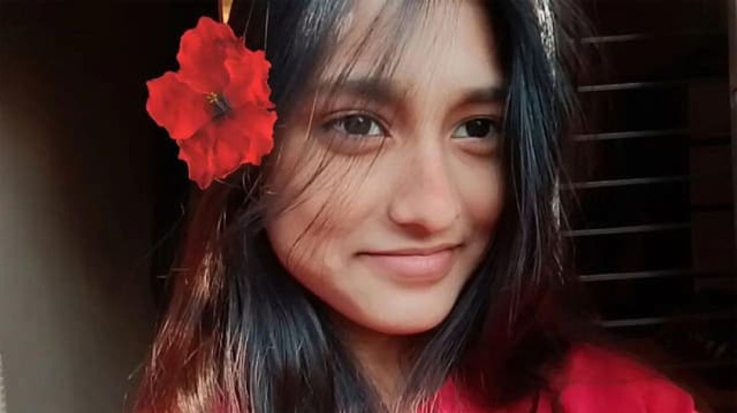 Slim School Girl Boobs & Fingers Wet Juicy Pussy Nude Selfie MMS