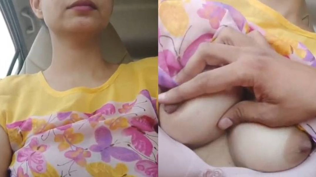 Cute Girlfriend Ko Car me Bare Boobs Dawakar aur Chut Choda