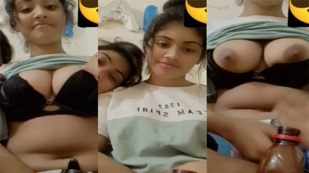 Sexy Delhi Hostel Girls Showing Big Boobs on Nude Video Call
