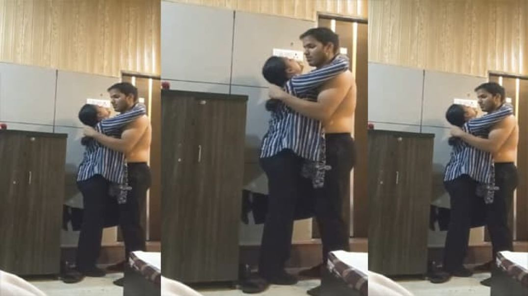 Horny Rich Housewife Blowjob and Standing Fucking with Lover XXX MMS Porn