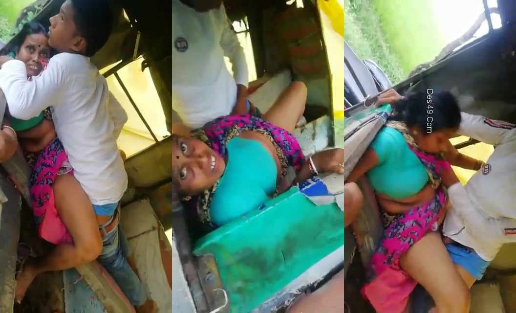 Young Boy Fucking Desi Randi Aunty in Auto Rickshaw Desi XXX Sex Video