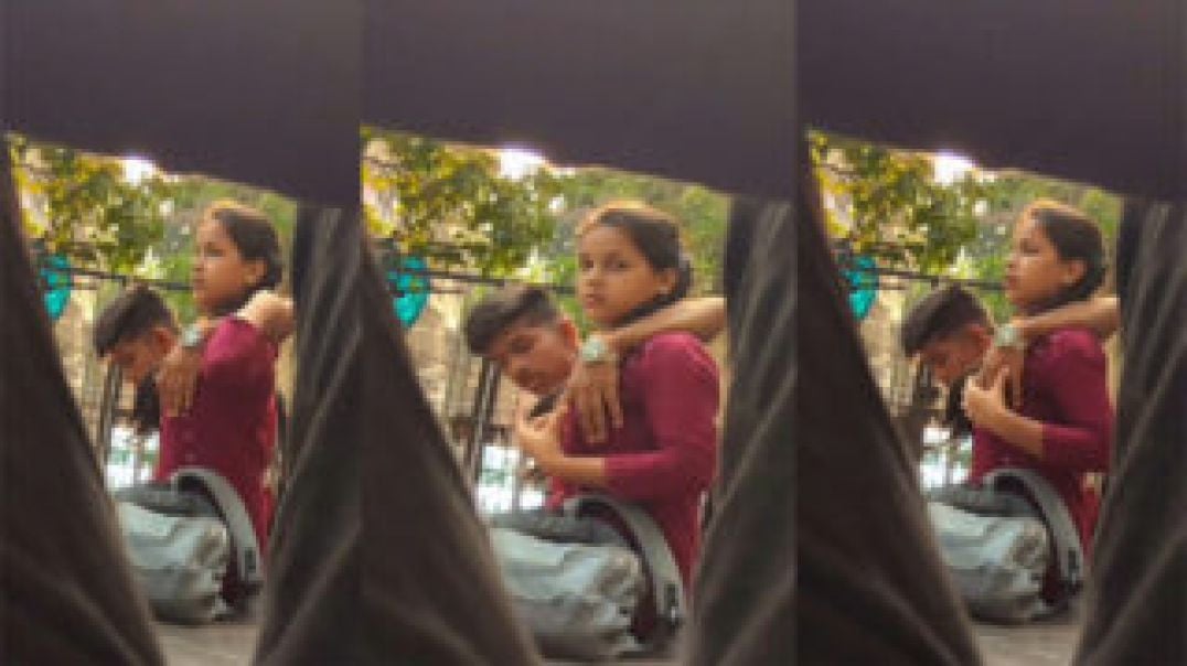 Desi Young School Girl and Boy Fucking in Public Park Viral Outdoor MMS